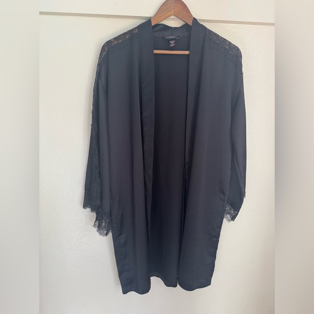 Victoria’s Secret Satin Lace Trim Robe Black XS/S Kimono Style Wrap Belt Lounge - Picture 3 of 10